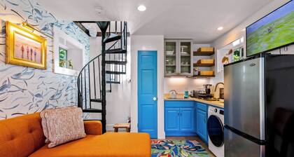 Tiny House Living - Charming Home Steps From West End Beach - Parking, AC, Patio