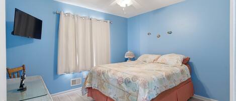 2 bedrooms, iron/ironing board, travel cot, free WiFi