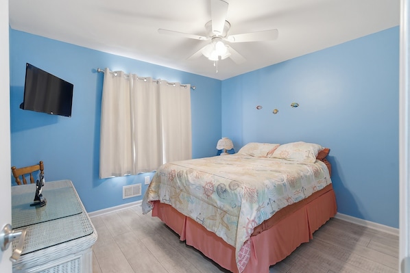 2 bedrooms, iron/ironing board, travel cot, free WiFi