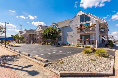 Coastal Gem in Seaside Heights – 2BR Townhome, Steps to Beach + Badges