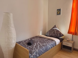 Schreibtisch, Bügeleisen/Bügelbrett, kostenloses WLAN, Bettwäsche