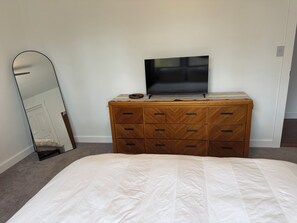 Desk, iron/ironing board, free WiFi, bed sheets