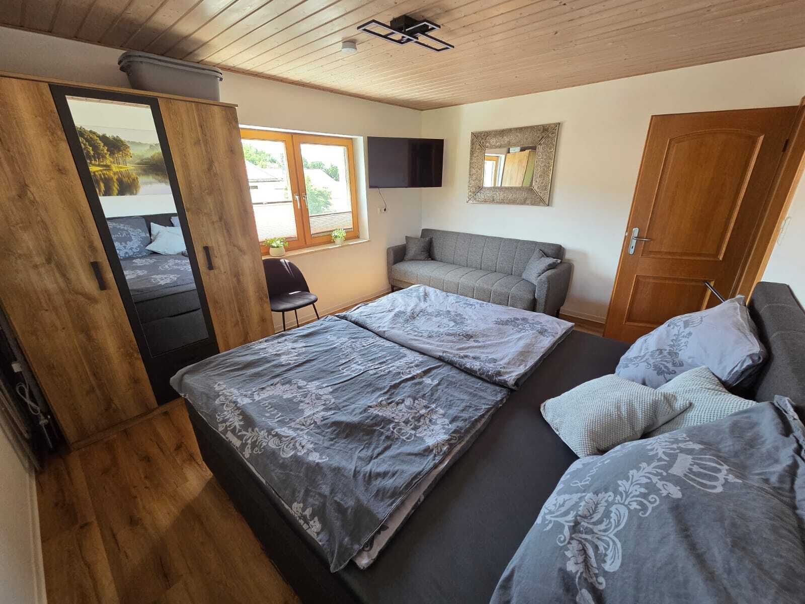 2 bedrooms, desk, iron/ironing board, travel crib