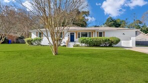 Exterior - Perfectly Park Circle (N. Charleston)