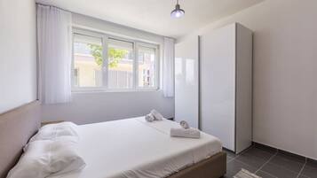 1 Schlafzimmer, BĂŒgeleisen/BĂŒgelbrett, kostenloses WLAN, BettwĂ€sche