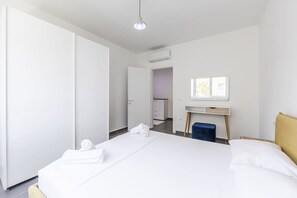 1 chambre, fer et planche à repasser, Wi-Fi gratuit, draps fournis