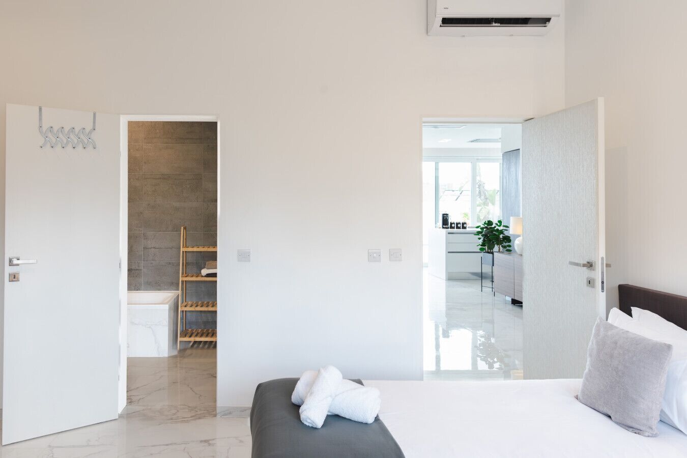 2 chambres, fer et planche à repasser, Wi-Fi gratuit, draps fournis