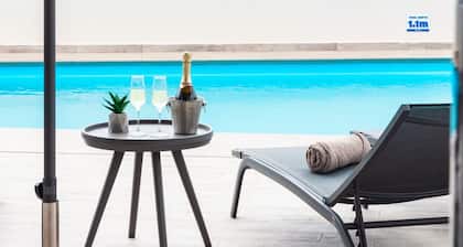 Villa Ixoria Unit 1 with Private Pool by ArcoBnb
