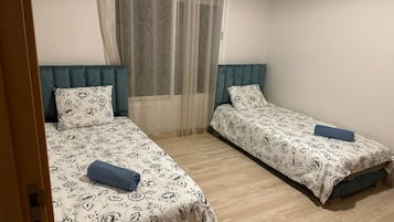 WiFi, bed sheets