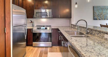 Camelback in your backyard! 4BR Townhome/3 Full Bath w/Mountain Views!