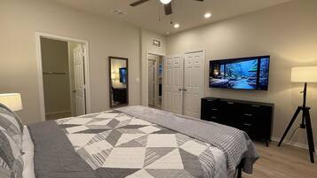 4 bedrooms, iron/ironing board, WiFi, bed sheets