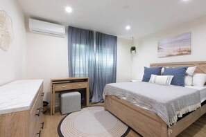 1 bedroom, iron/ironing board, free WiFi, bed sheets