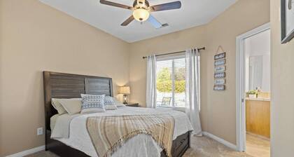 Spacious 4BR 3BA Home KING Suite Pool Sleeps 8