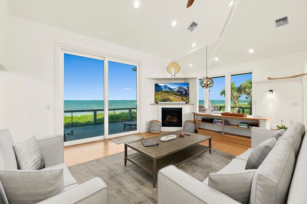 Smart TV, fireplace, stereo, computer monitors