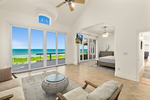 4 bedrooms, desk, iron/ironing board, travel crib