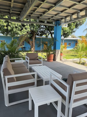Bar en bord de piscine