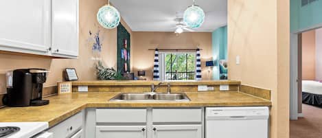 Condo, Multiple Beds, Balcony, Garden View (Mickey’s Postcard at Bahama Bay) | Private kitchen