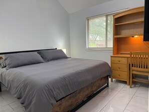 4 chambres, fer et planche à repasser, Wi-Fi, draps fournis