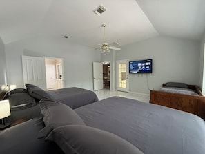 4 bedrooms, iron/ironing board, free WiFi, bed sheets