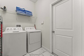 House, Multiple Beds, Private Pool, Pool View (Resort Vibes At Championsgate) | Laundry