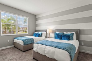 Hus - flera sängar - privat pool - utsikt mot poolen (Resort Vibes At Championsgate) | 6 sovrum, individuell inredning, unika möbler och skrivbord