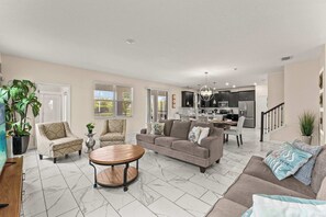 Interior - Resort Vibes At Championsgate - Home for 14 With Private Lanai (Davenport)