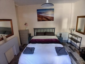 4 bedrooms, iron/ironing board, free WiFi, bed sheets