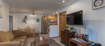 Budget-Friendly Purgatory Condo, Steps to Lift, Hot Tub, w/ Pool & Gym Access