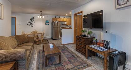 Budget-Friendly Purgatory Condo, Steps to Lift, Hot Tub, w/ Pool & Gym Access