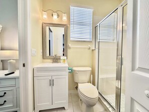 Bathroom - Poolside At Calabay - Home for 11 With Game Room, Pool & Hot Tub (Davenport)