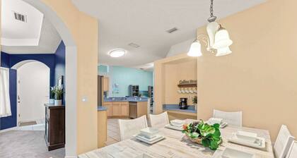 Poolside At Calabay - Home for 11 With Game Room, Pool & Hot Tub