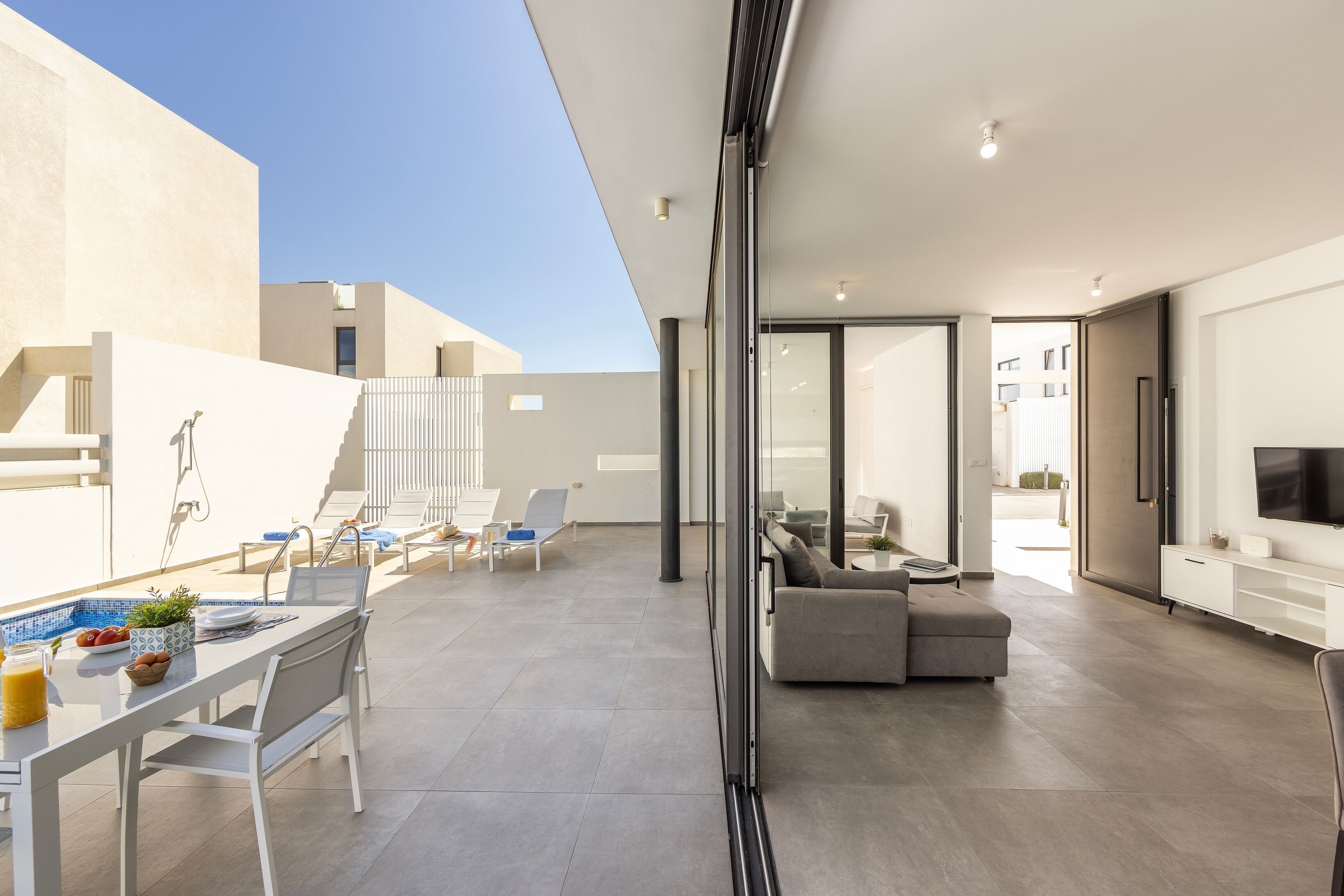 تناول الطعام بالخارج