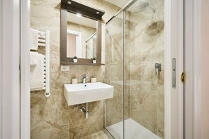Basic Double Room Single Use, 1 Double Bed | In-room safe, desk, blackout drapes, soundproofing