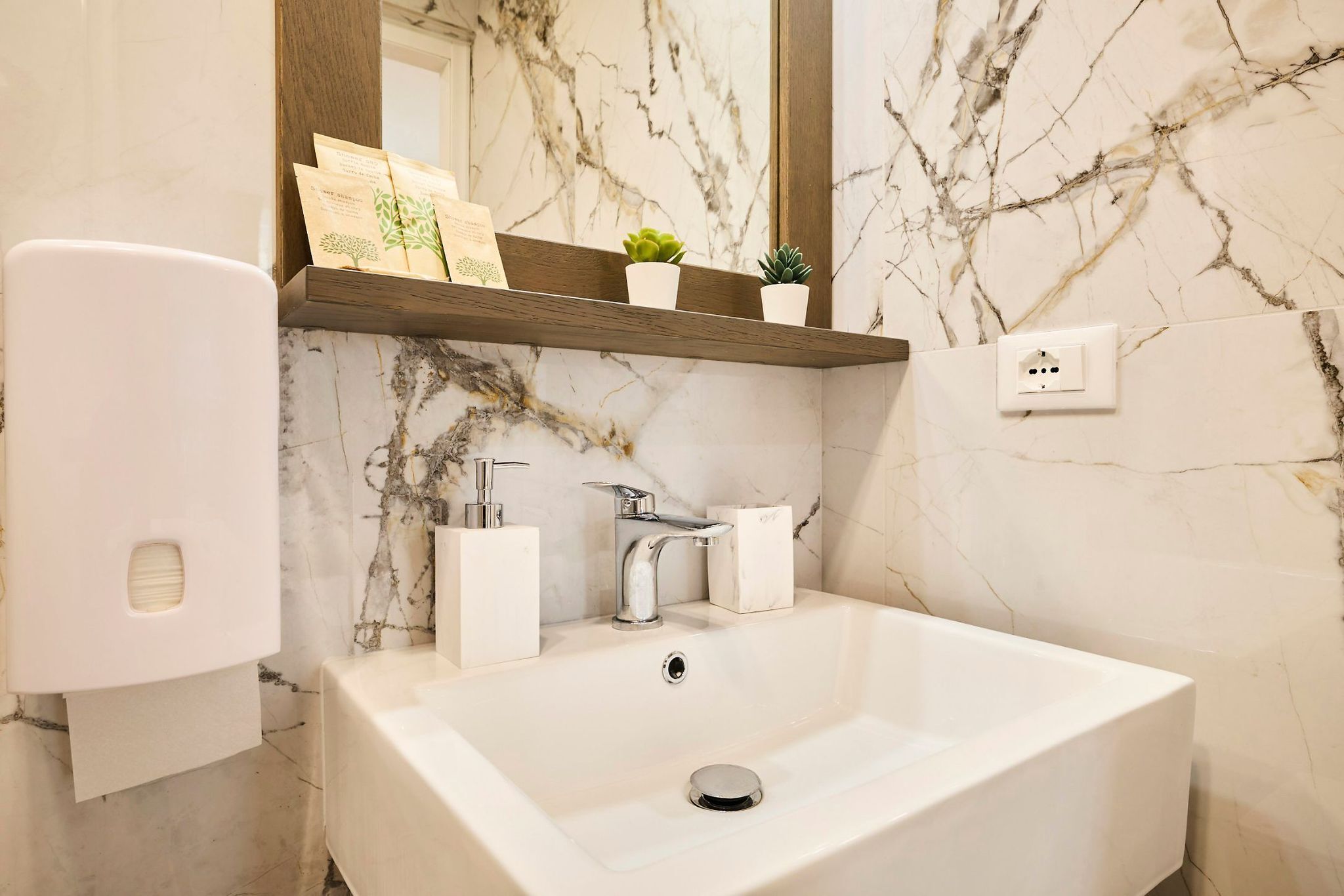 Basic-Doppelzimmer | Badezimmer