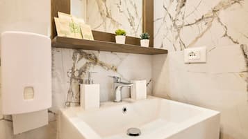 Basic-Doppelzimmer | Badezimmer