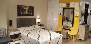 Bureau, espace de travail pour ordinateurs portables
