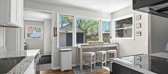 Lovely 3 BR Home w/ Backyard - Sleeps 6