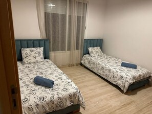 3 bedrooms, WiFi, bed sheets