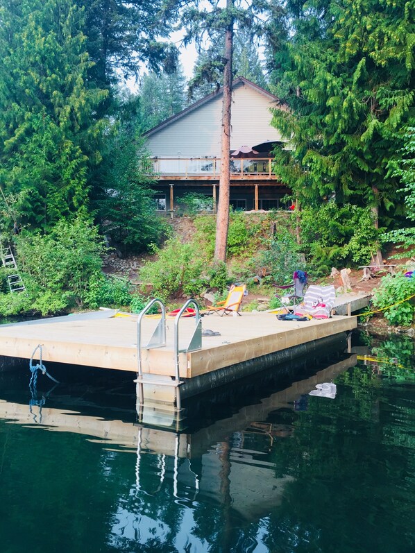 Property grounds - Family Fun, Seclusion, and Adventure
You'll find it at Kingfisher Cove! (Kootenay Boundary E / West Bo*)