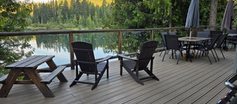 Family Fun, Seclusion, and Adventure
You'll find it at Kingfisher Cove!