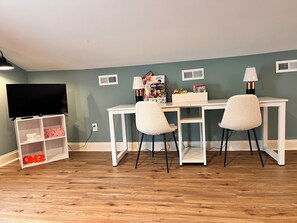 Interior - Historic Vibes, Modern Comfort (Athens)