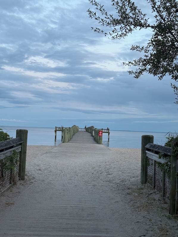 Beach nearby, sun-loungers, beach towels