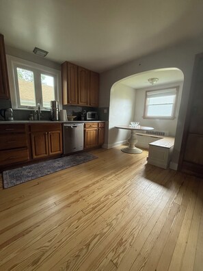 Oven, stovetop, dishwasher, coffee/tea maker