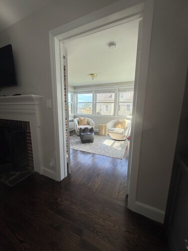 Charming 2-bedroom house with WiFi, AC in delightful Milford