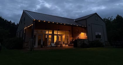 New! Secluded Cozy Cabin w/ Hot Tub, Fishing Pond & Scenic Views