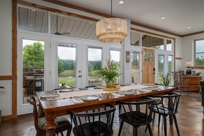 Dining - Private 300-Acre East Texas Retreat — Hot Tub, Stocked Pond, Total Seclusion (Jacksonville)