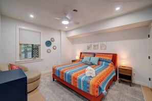 4 habitaciones, decoración personalizada y muebles diferentes 