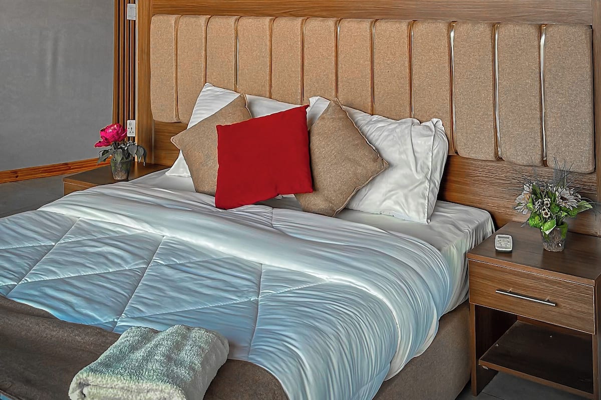 Deluxe Double Room, Balcony, Desert View | Blackout drapes, soundproofing, WiFi (free)