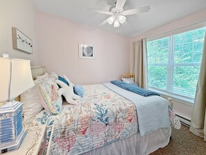 2 chambres, fer et planche à repasser, Wi-Fi gratuit, draps fournis