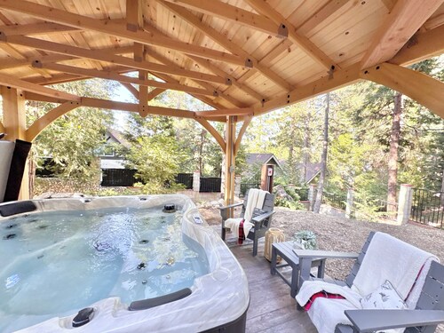 The Mountain Forest Hygge - Outdoor Oasis, Hot Tub, EV Charger, Lake Access